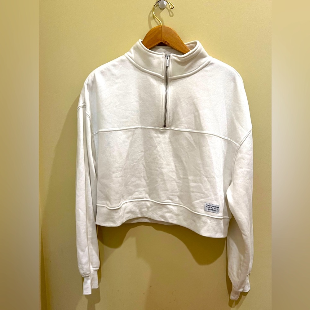 Divided (H&M) white cropped quarter zip